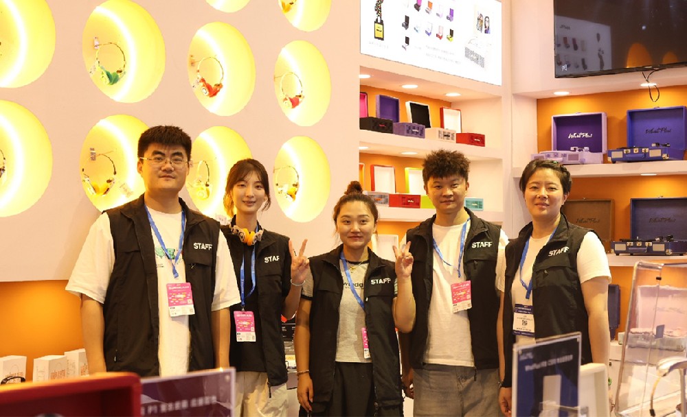 WhatPlus 问加第16 届深圳国际移动电子展(CME)暨第 33 届深圳礼品家居展在深圳国际会展中心(宝安)圆满落幕 WhatPlus 问加第16 届深圳国际移动电子展(CME)暨第 33 届深圳礼品家居展在深圳国际会展中心(宝安)圆满落幕